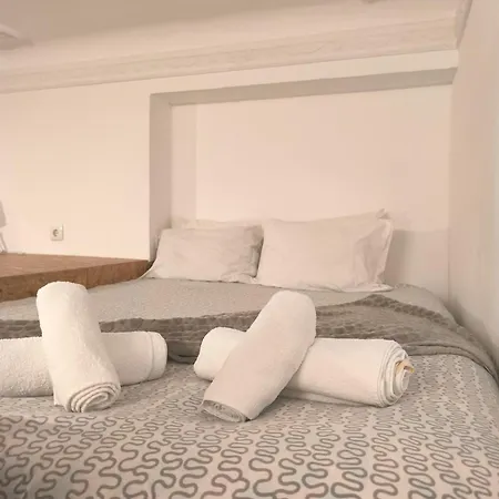 Апартаменты Train Авейру